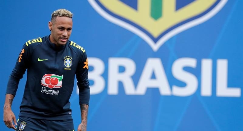 Neymar vuelve a entrenar con Brasil y alista su regreso para los Octavos de Final de Qatar 2022