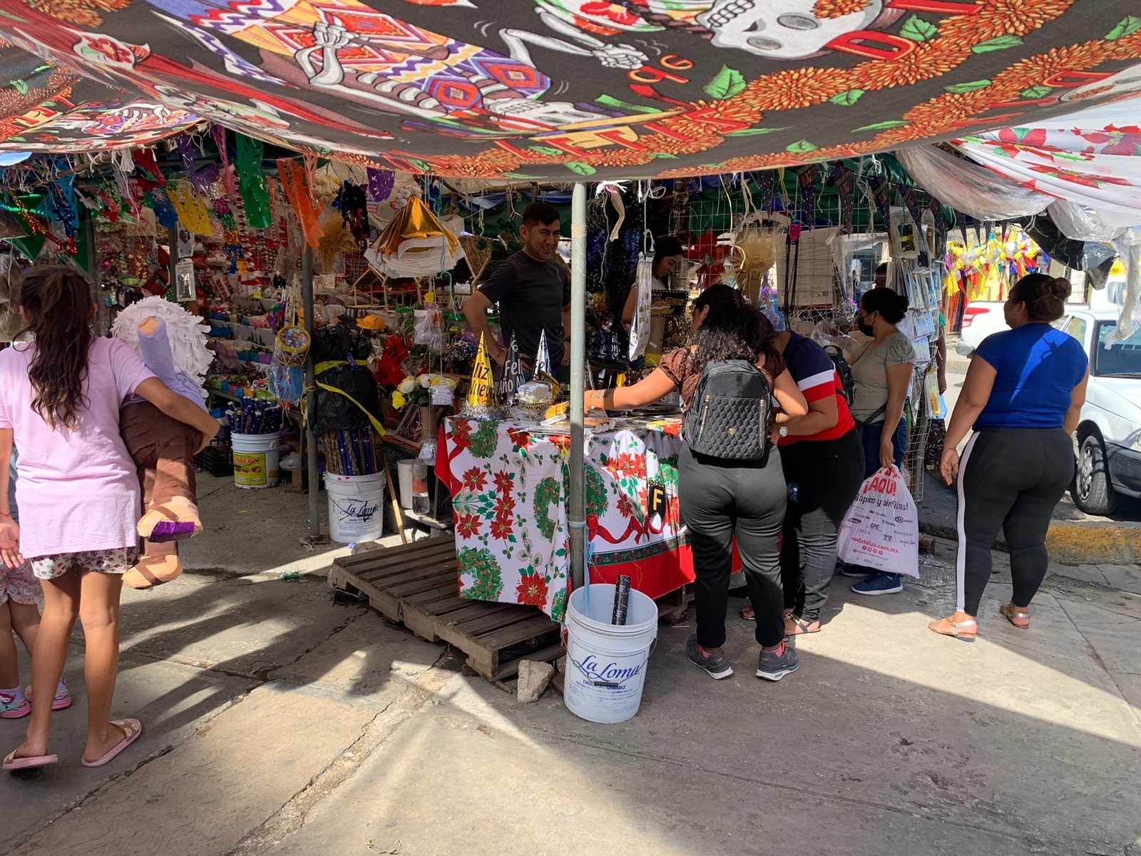 Reportan alta afluencia en el Mercado 23 en Cancún en vísperas de Año Nuevo: EN VIVO
