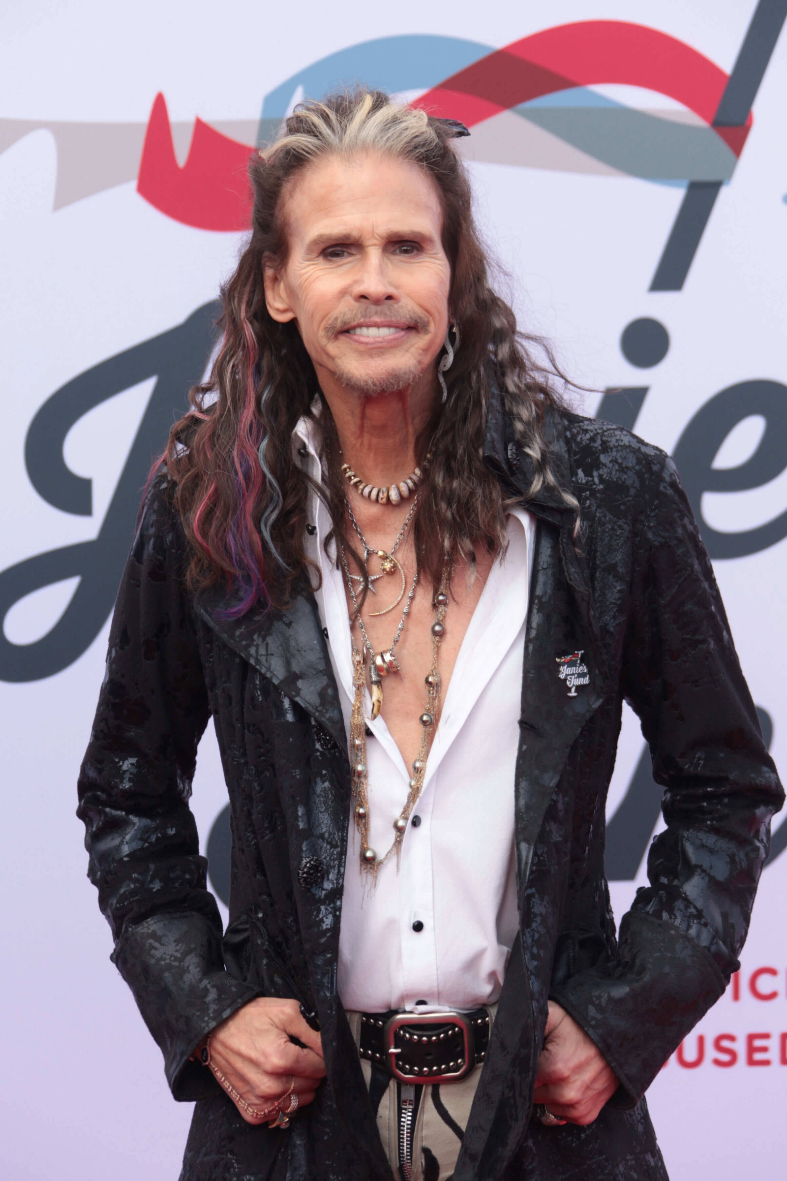 Vocalista de Aerosmith es acusado de agresión sexual a una fan