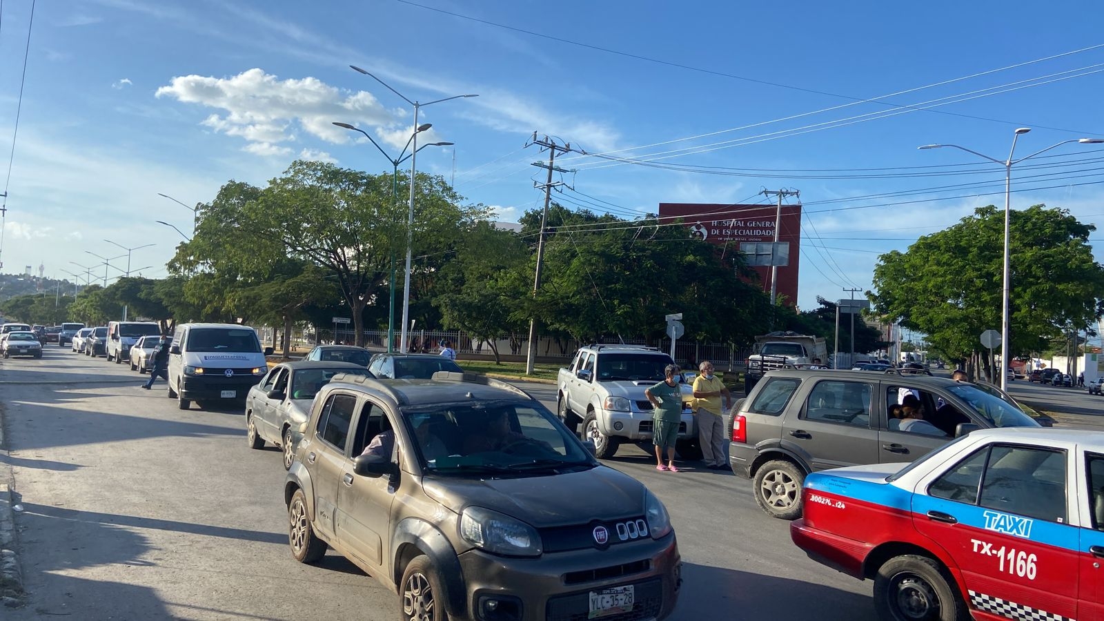 Conductores bloquean el tránsito en Campeche tras protagonizar un accidente