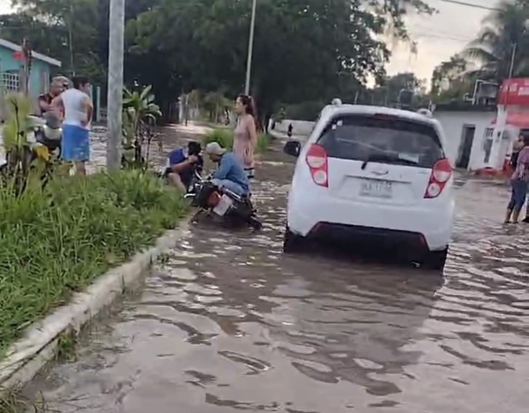 Elemento de la Guardia Nacional arrolla a joven motociclista en Campeche