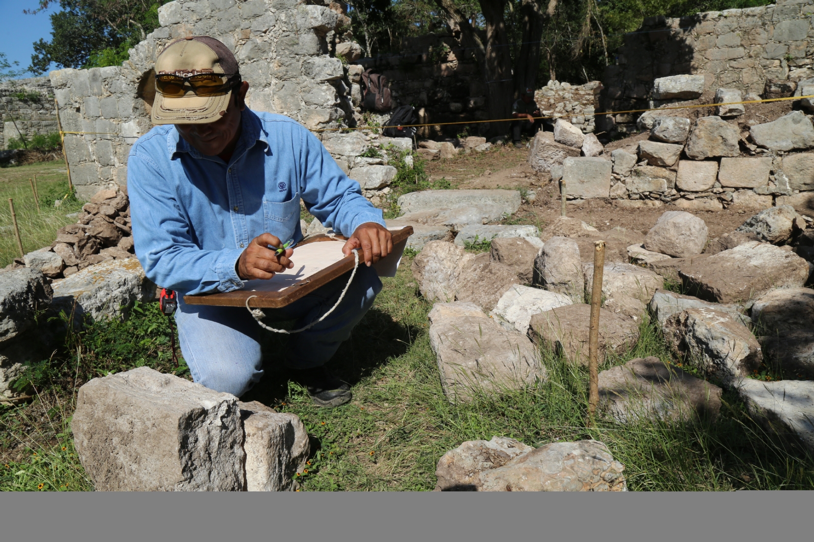 INAH rescatará capilla construida con piedras mayas en Dzibilchaltún