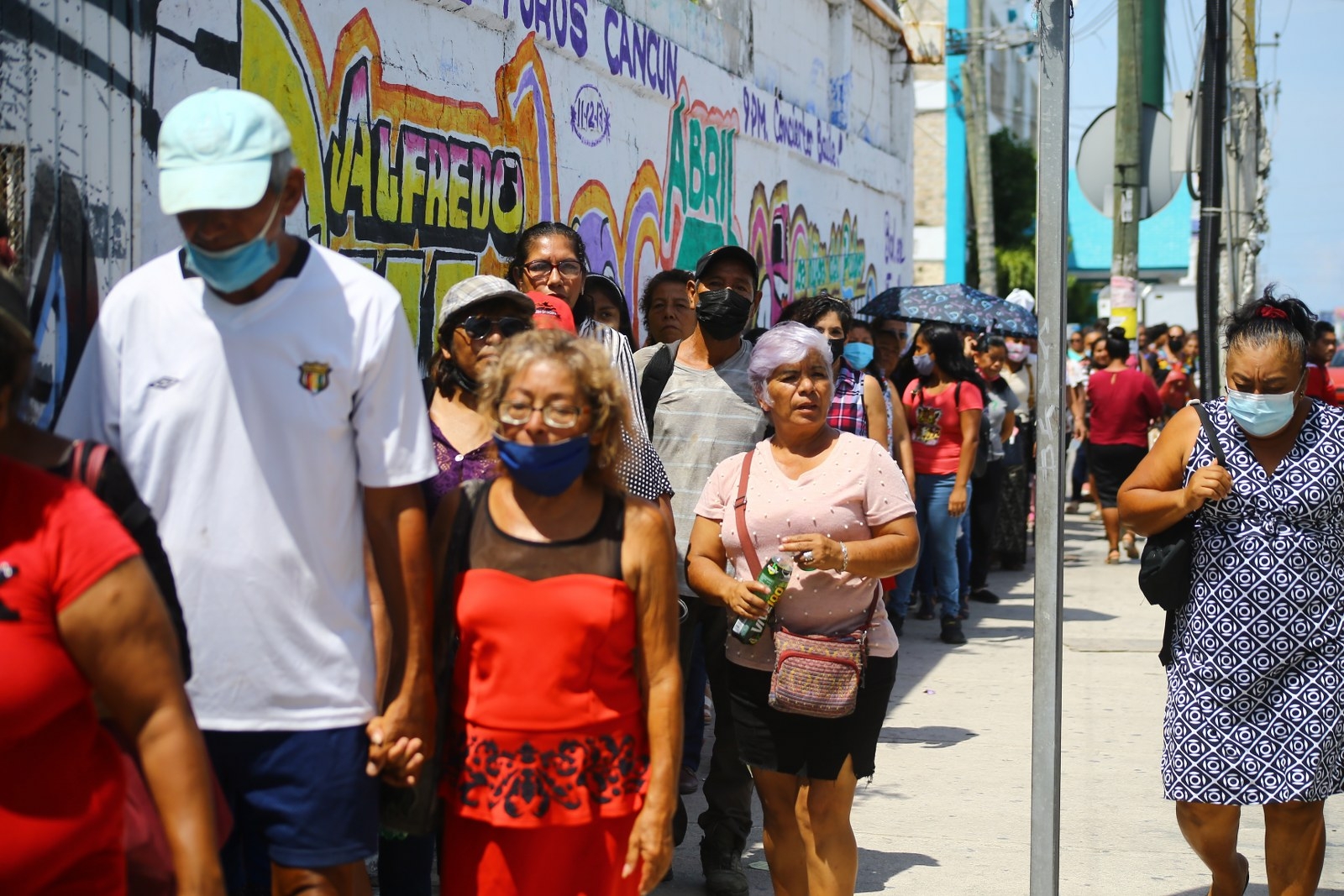 Los casos positivos aumentan a 115, 502 en Quintana Roo