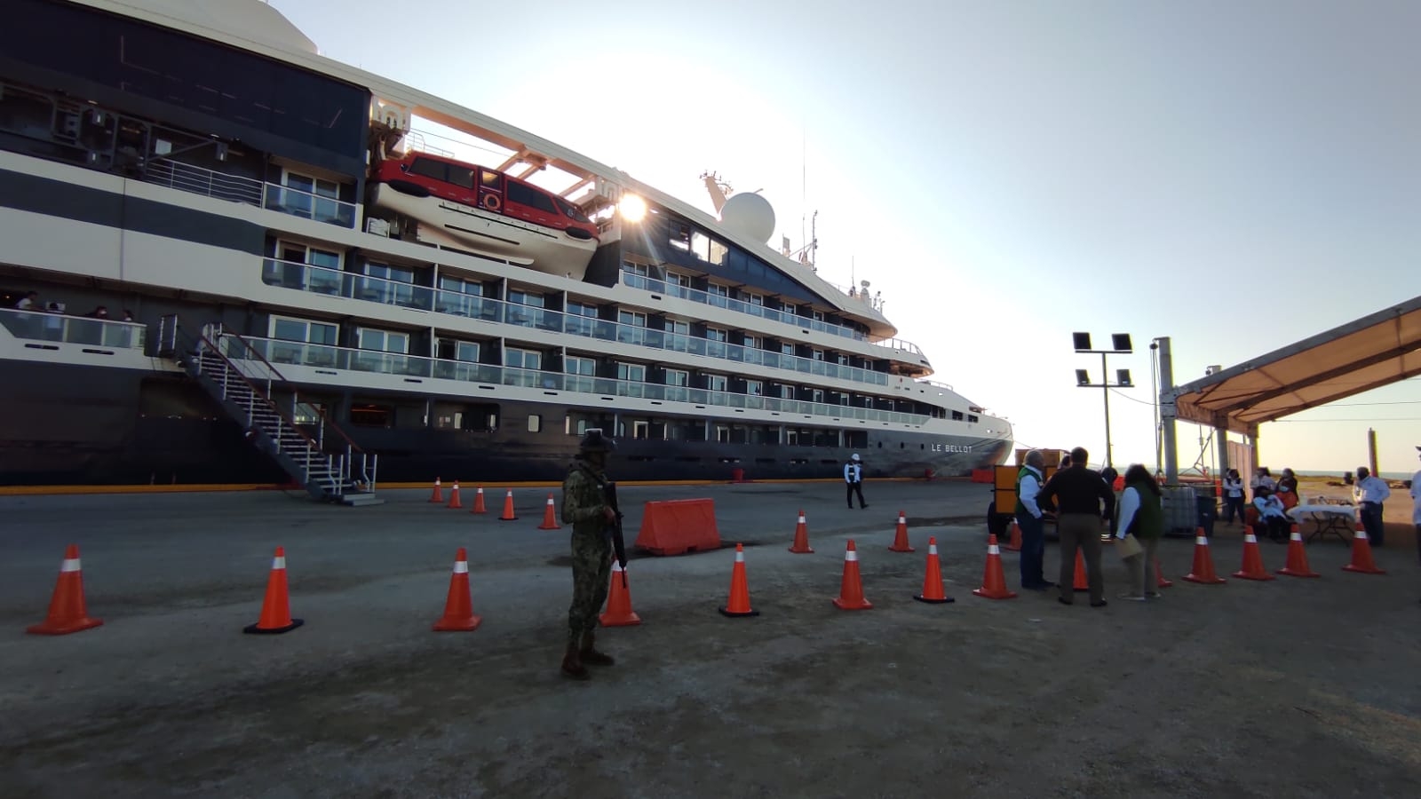 Llega crucero 'Le Bellot' a Seybaplaya, Campeche: EN VIVO