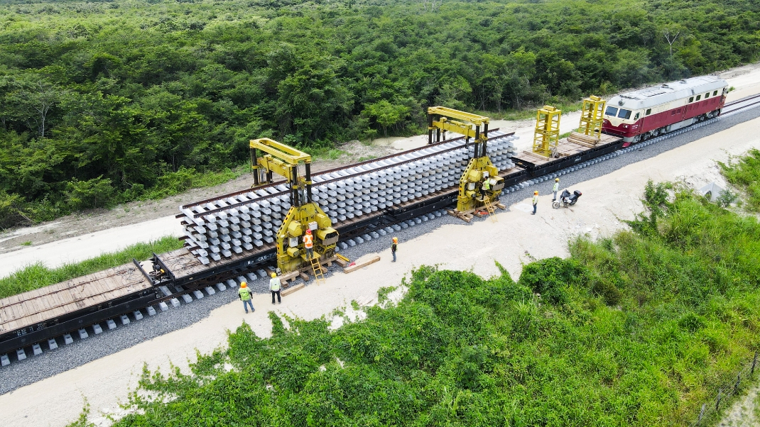 AMLO anuncia pruebas del Tren Maya en el Tramo 2 en Edzná, Campeche