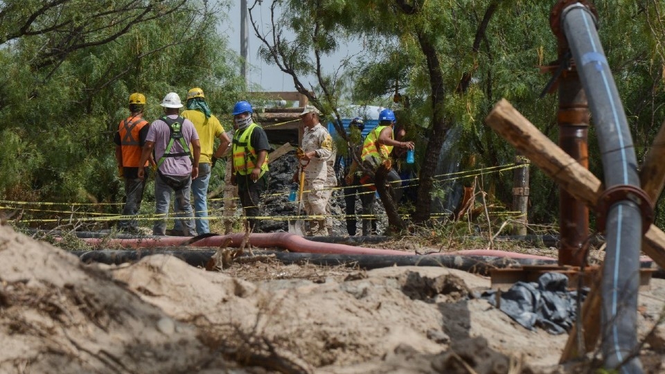 Protección Civil avanza en recuperación de mineros de Coahuila