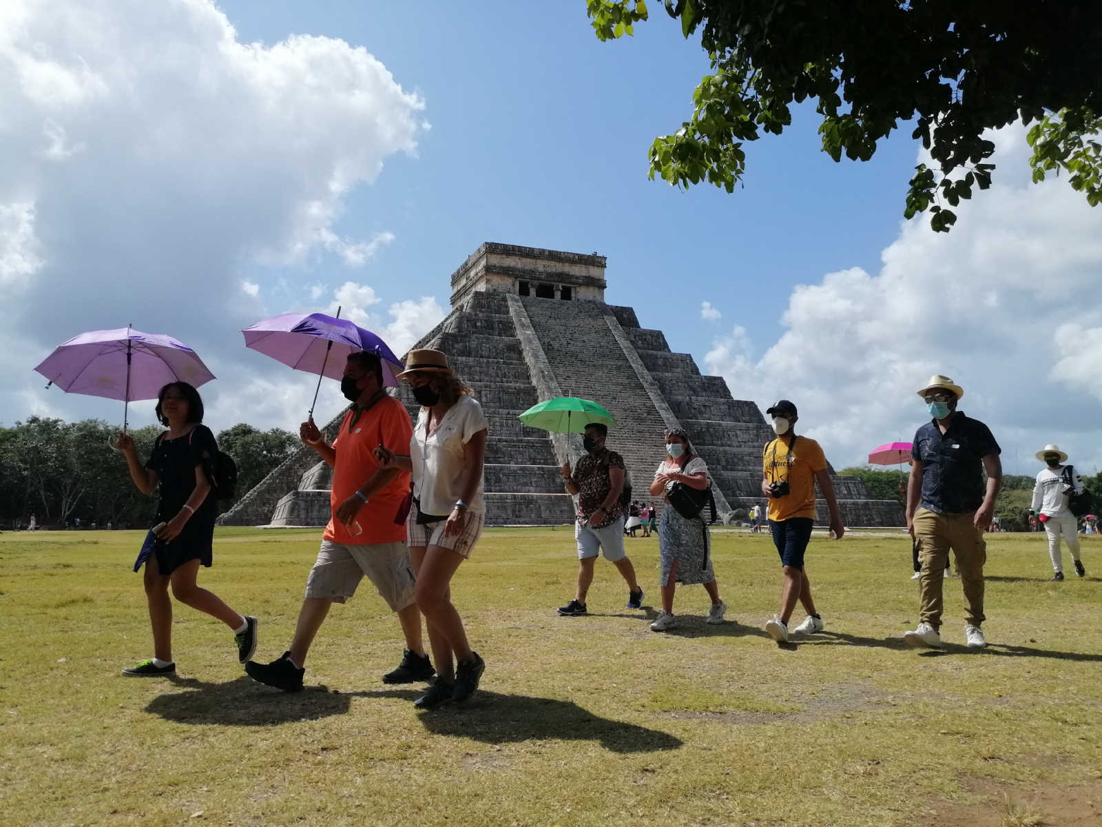 INAH investiga mafia al interior de Chichén Itzá; cobran 5 mil pesos por subir al castillo