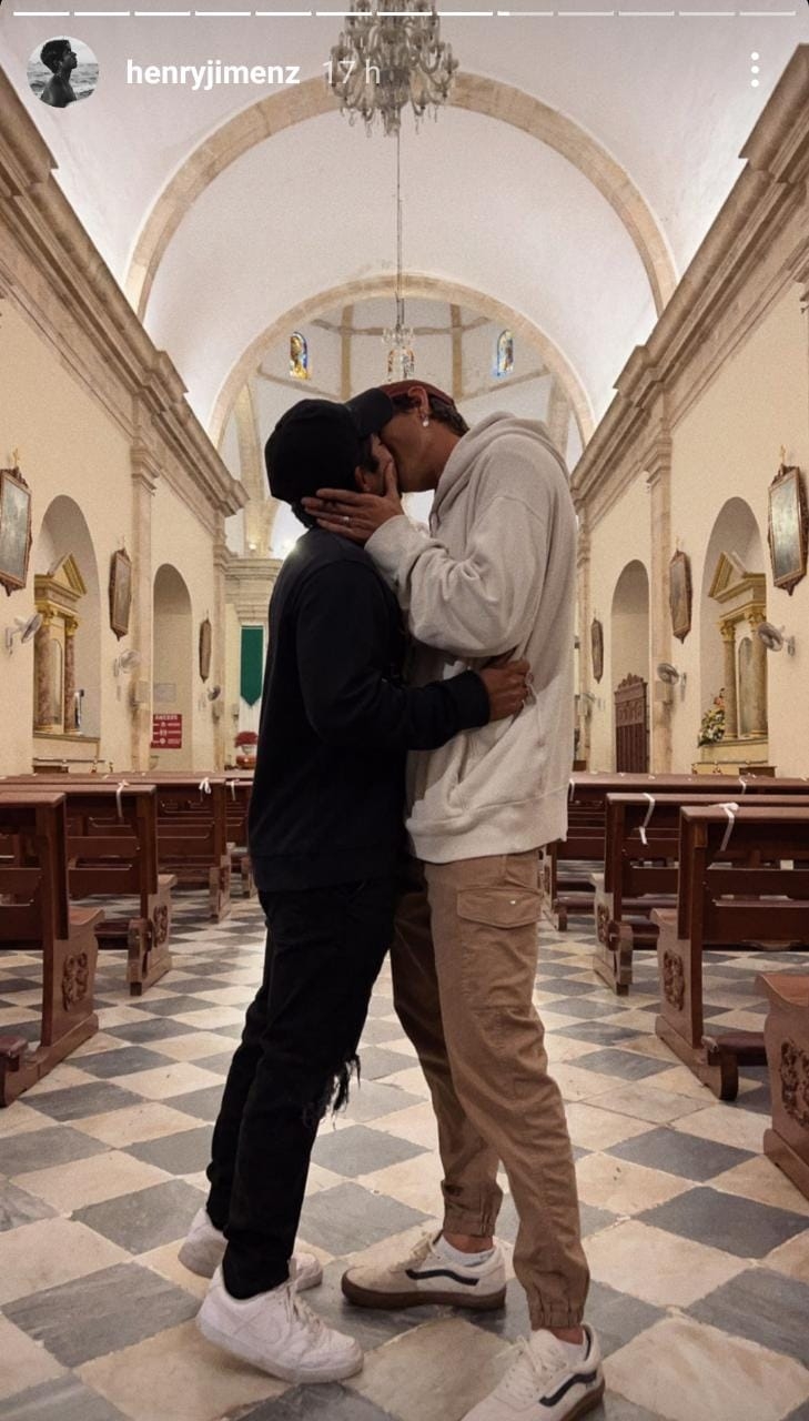 Pareja gay se besa dentro de la Catedral de Campeche; hoy está en Mérida
