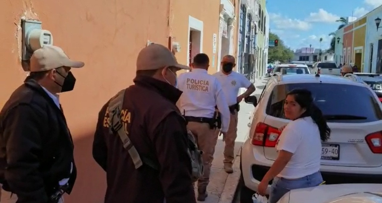Mujer sorprende a su pareja con la amante y se agarran a golpes en Campeche: VIDEO