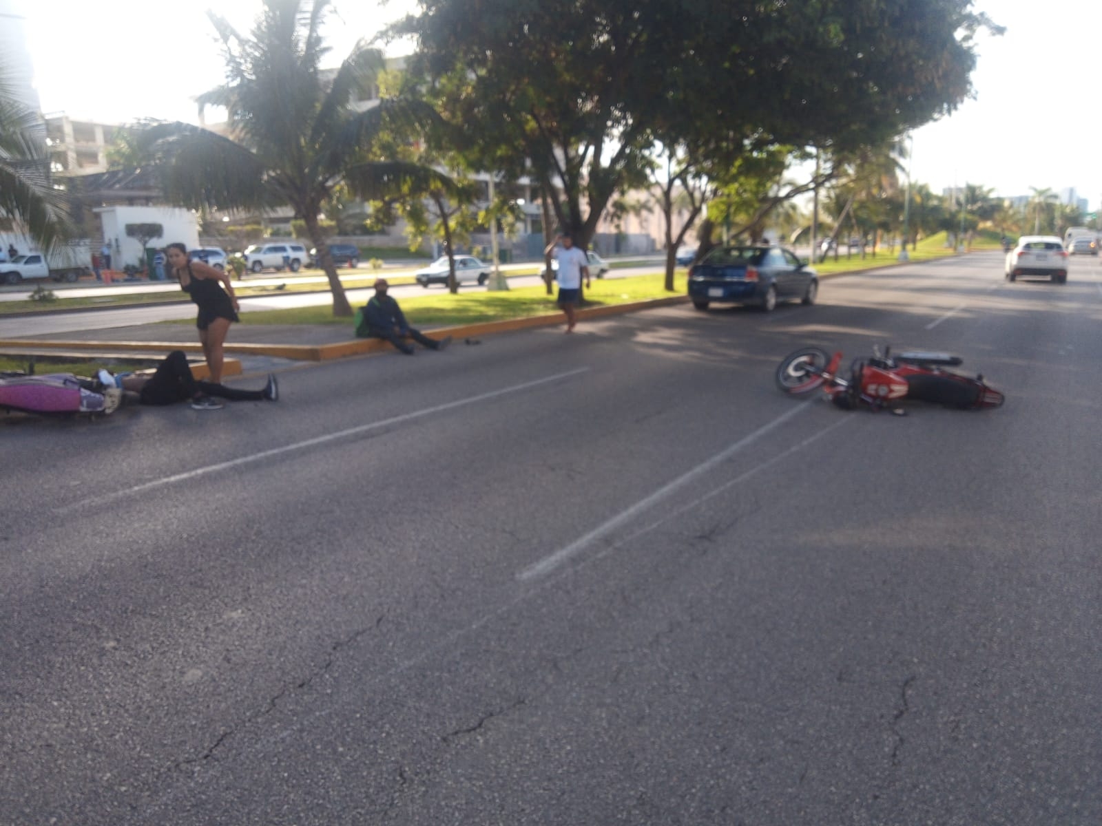 Cancún: Reportan accidente entre dos motos en la Avenida Bonampak