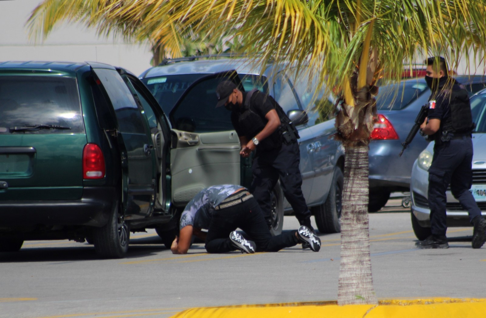 Detienen a nueve personas por presunto narcomenudeo en Isla Blanca, Cancún