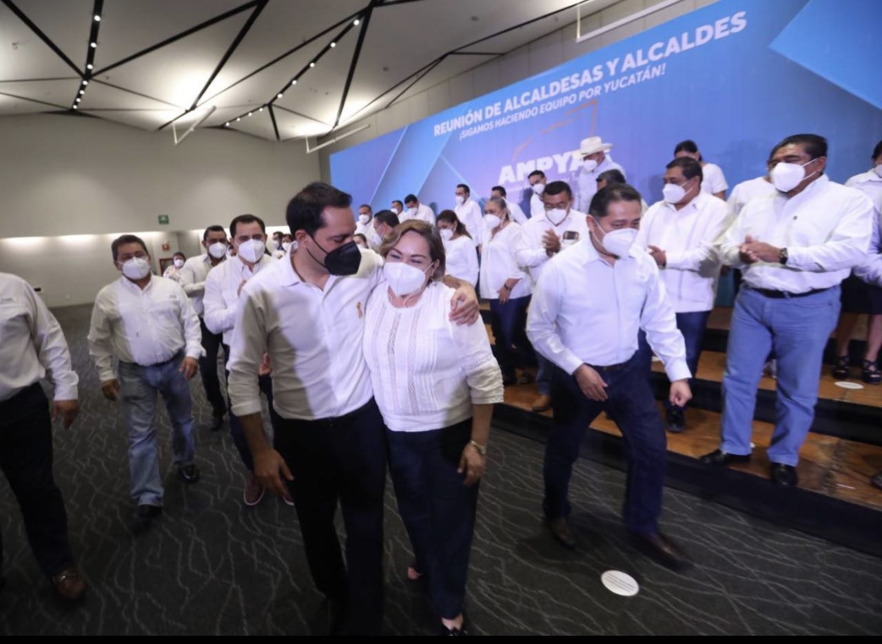 Mauricio Vila se reunió con todos los alcaldes de Yucatán