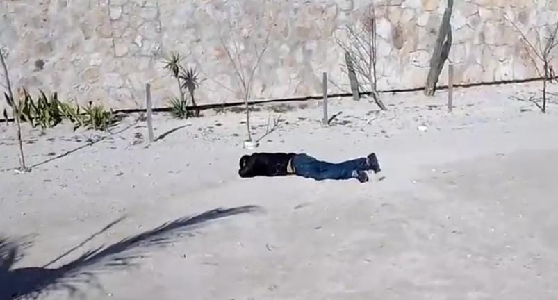 Pareja de canadienses encuentra a hombre tirado en playa de Progreso