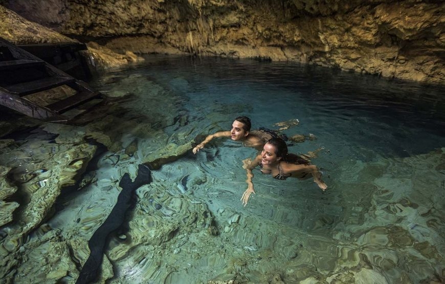 El cenote Chimuch cuenta con cuevas en su interior, en las que los visitantes podrán adentrarse, siempre con supervisión