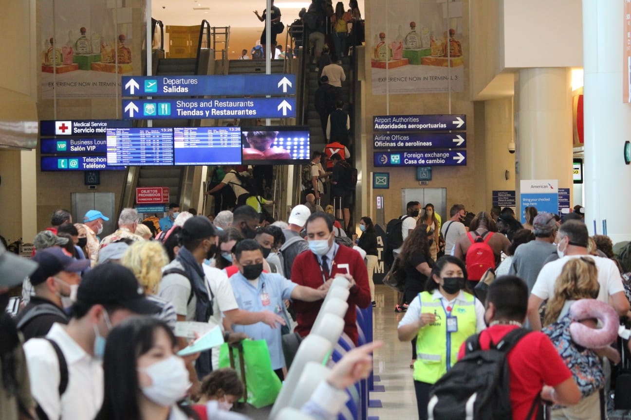 Cancelan cinco vuelos en el Aeropuerto de Cancún: VIDEO