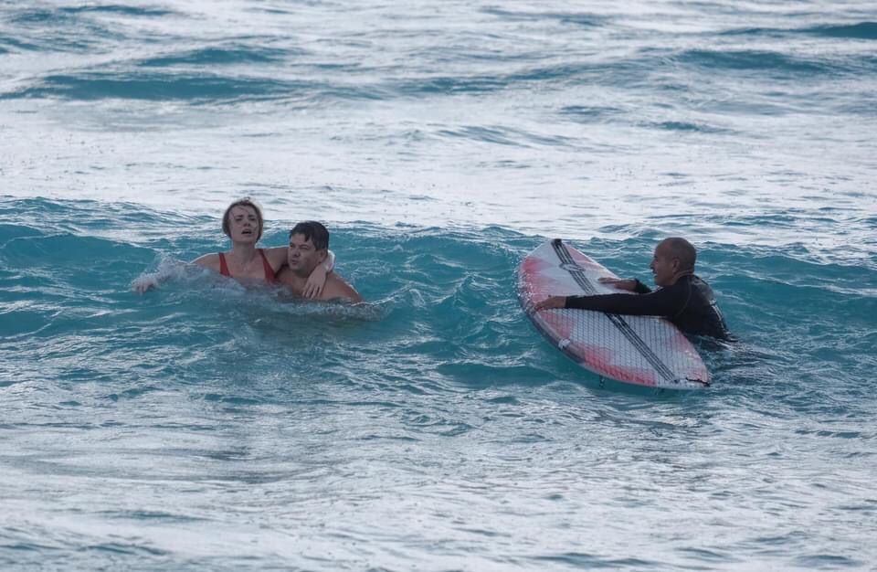 Turista casi muere ahogada en Playa Delfines, Cancún: FOTO