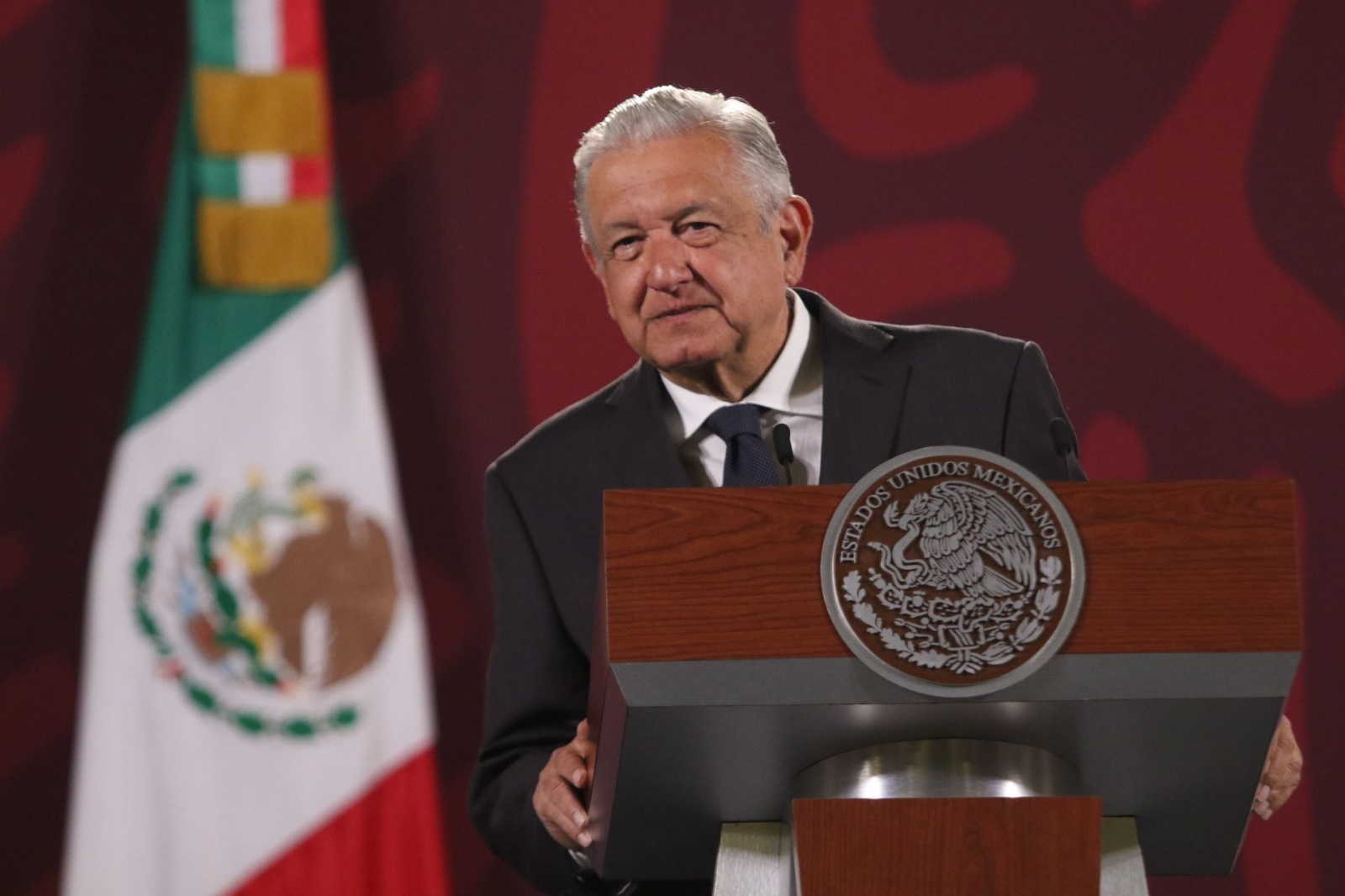AMLO confirma investigación sobre masacre en Michoacán