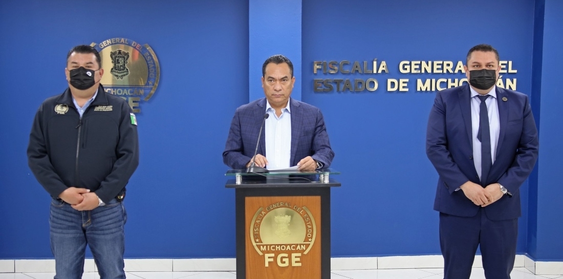 El fiscal Adrián López dio información sobre la masacre en San José de Gracia. Foto: FGE Michoacán