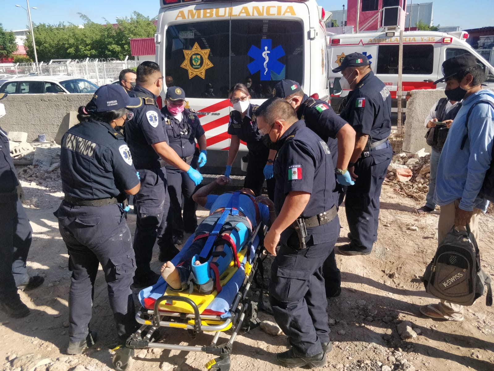 El encargado de la obra pidió ayuda a través del número de emergencia 911