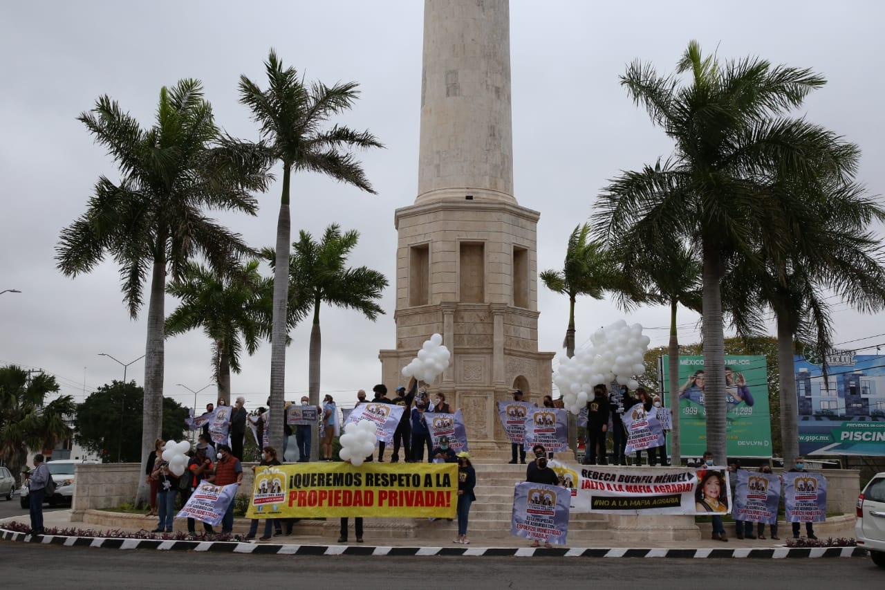 Colonos se manifiestan contra la 'Mafia Agraria' en Mérida: VIDEO