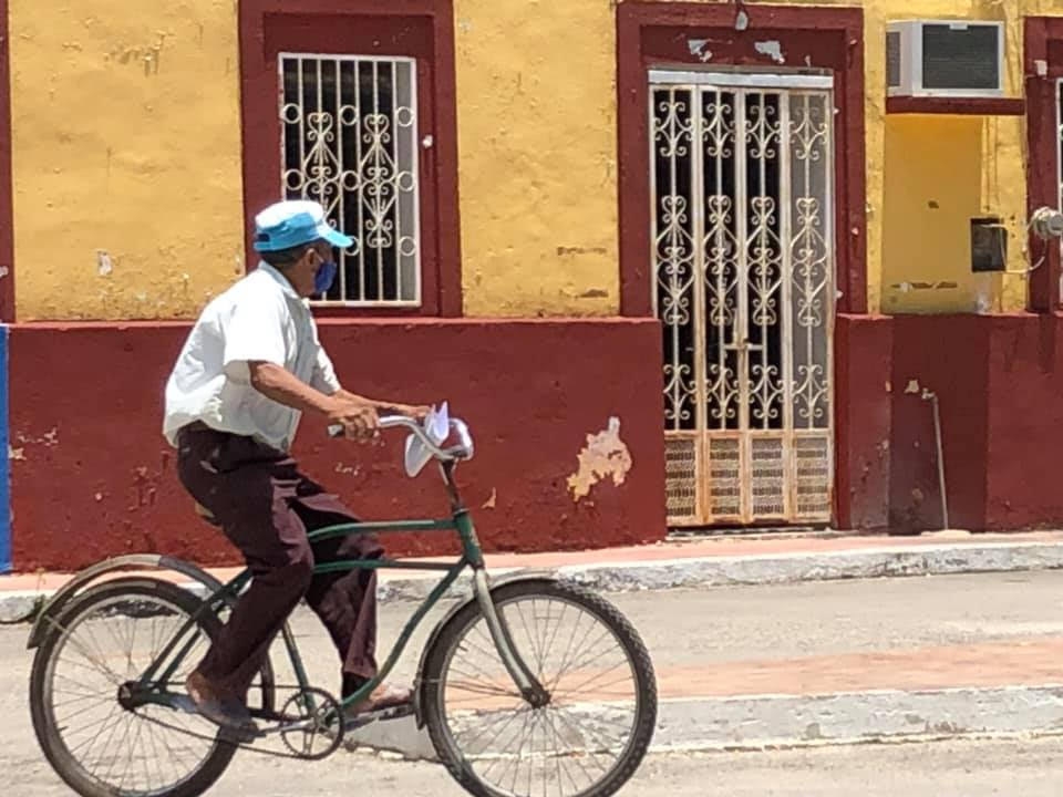 Bicicleta, principal medio de transporte de Tekal en Venegas, Yucatán