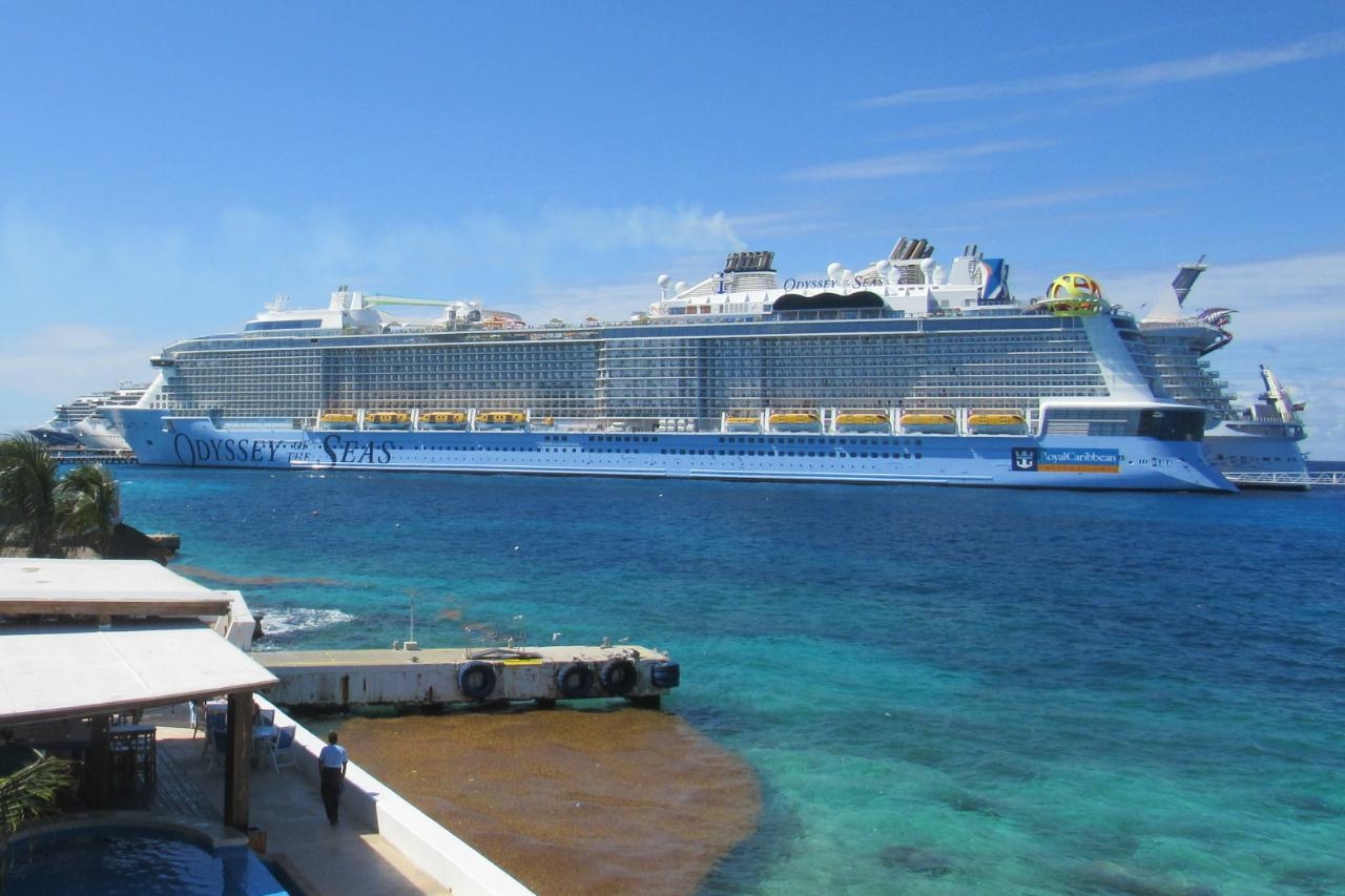 Arriban más de cuatro mil turistas en seis cruceros a Cozumel