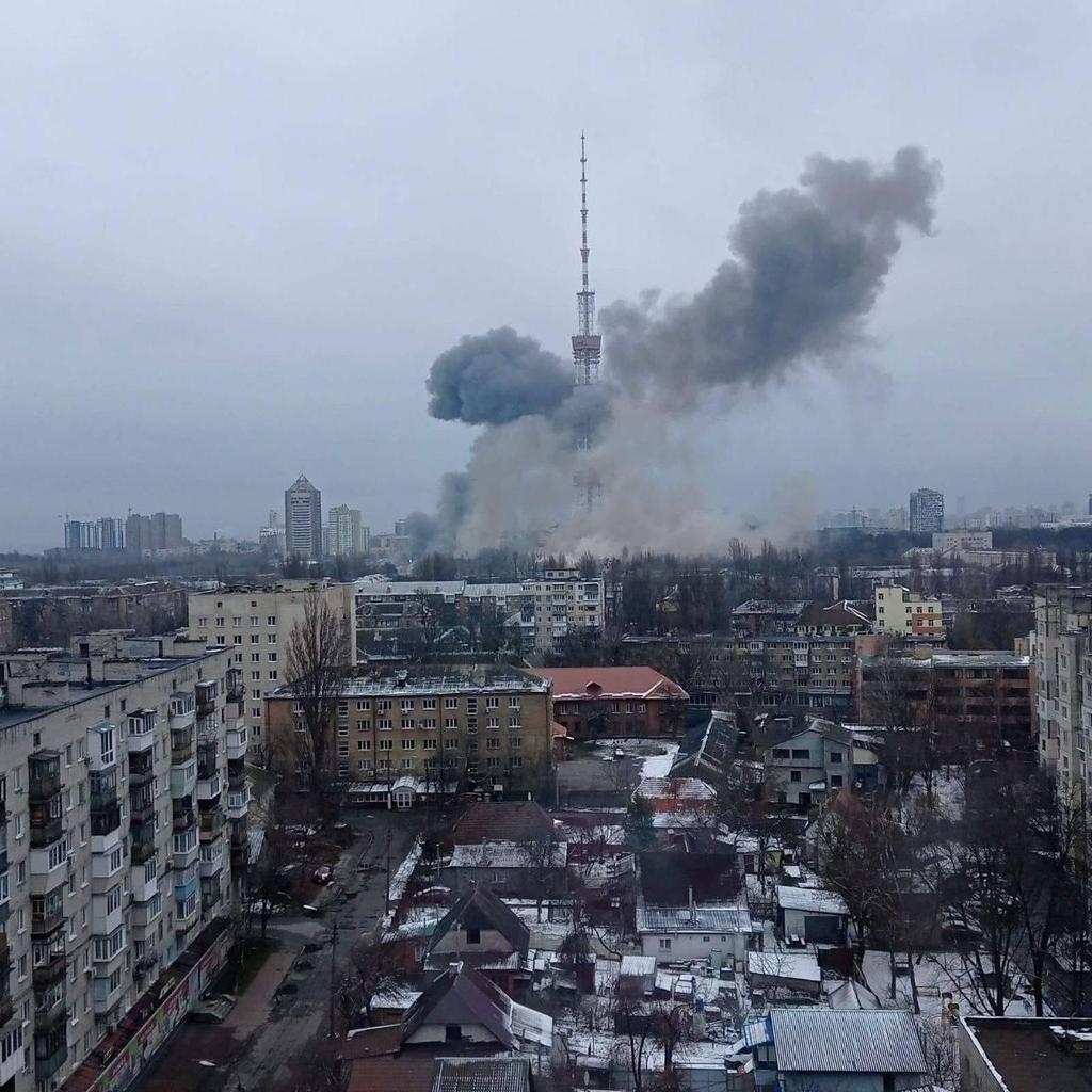 Rusia bombardea torre de televisión de Kiev; reportan 5 muertos: VIDEO