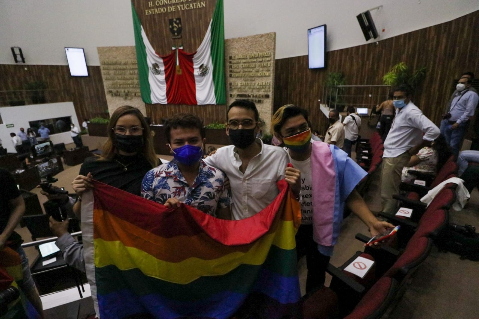 Diputados dan paso a las bodas gay en Yucatán; modifican Código de Familia