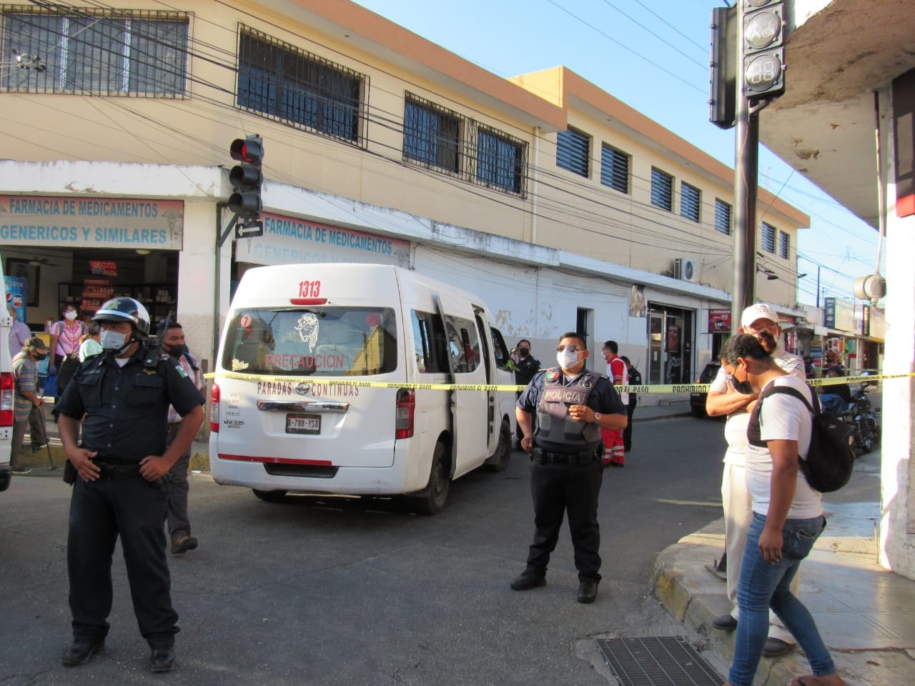 Combi de pasaje atropella a abuelita en el centro de Mérida