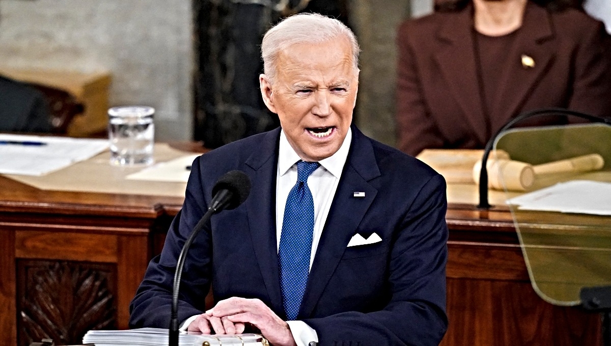 Biden afirma importancia de energías renovables para evitar el calentamiento global
