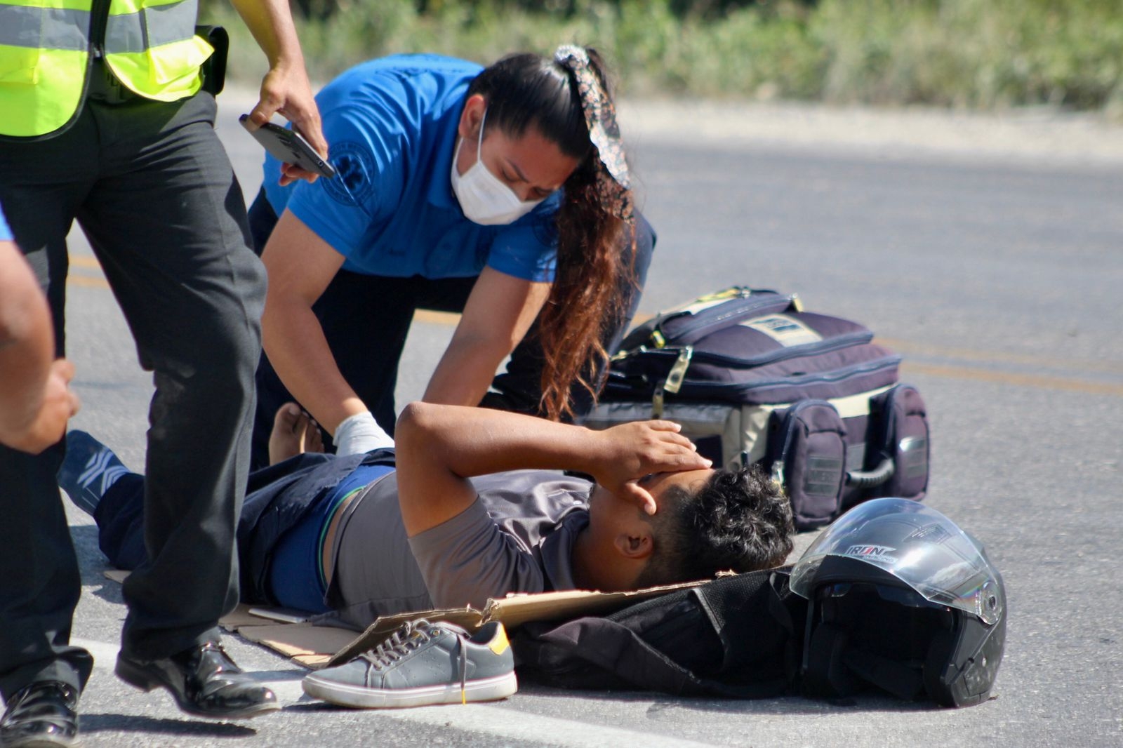 Camión embiste a motociclista en la carretera a GasAuto en Cancún