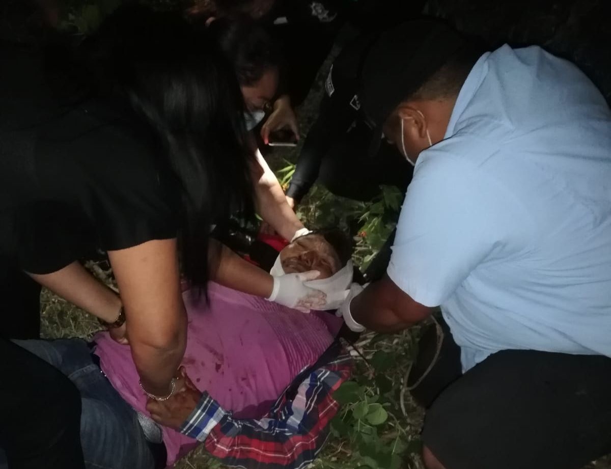 Motociclista sufre fractura de cráneo tras derrapar por esquivar un perro en Yucatán