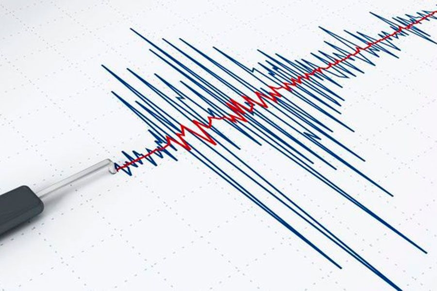 Fuerte terremoto azota Indonesia, podría generarse un tsunami