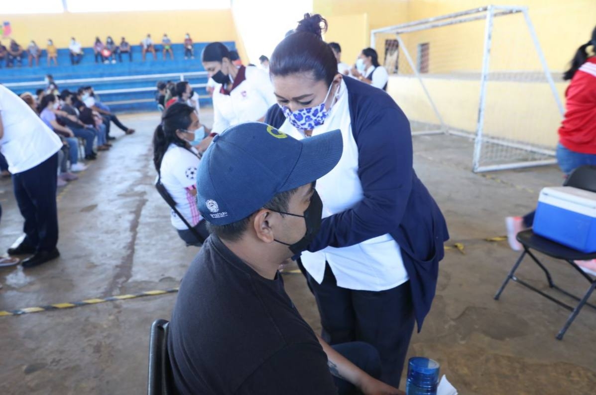 Inicia la aplicación de vacunas de refuerzo en municipios de Yucatán