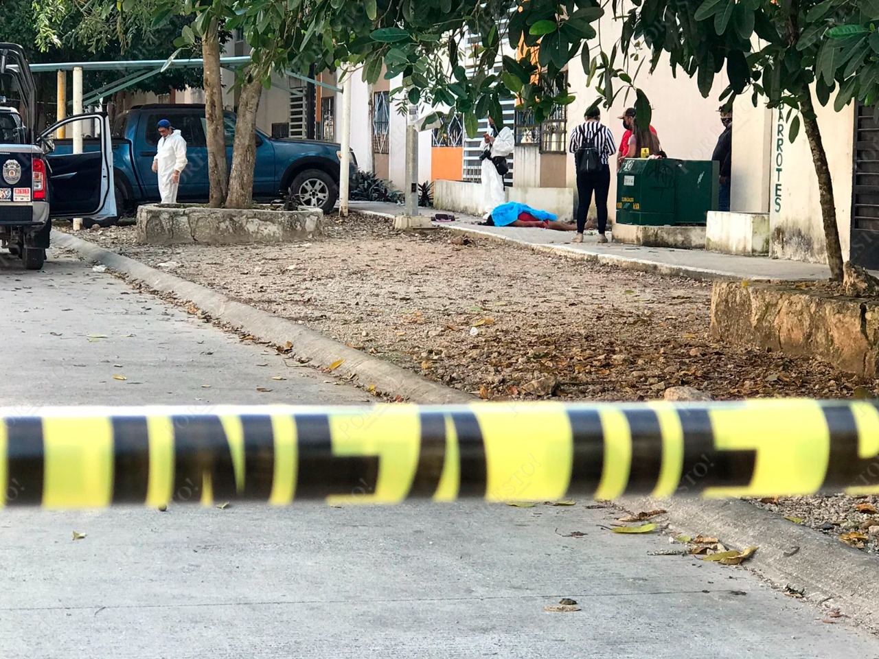 Ejecutan a balazos a una mujer en el fraccionamiento Paraíso Maya en Cancún: EN VIVO