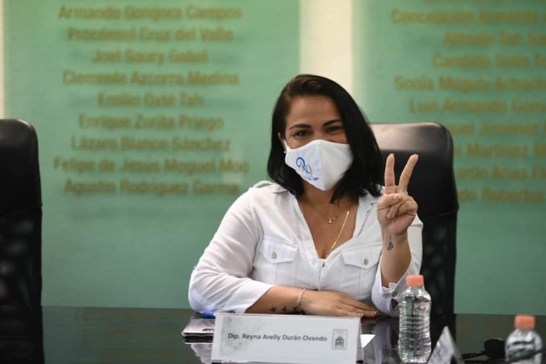 Reyna Durán, diputada del PAN se desmaya en el Congreso de Chetumal