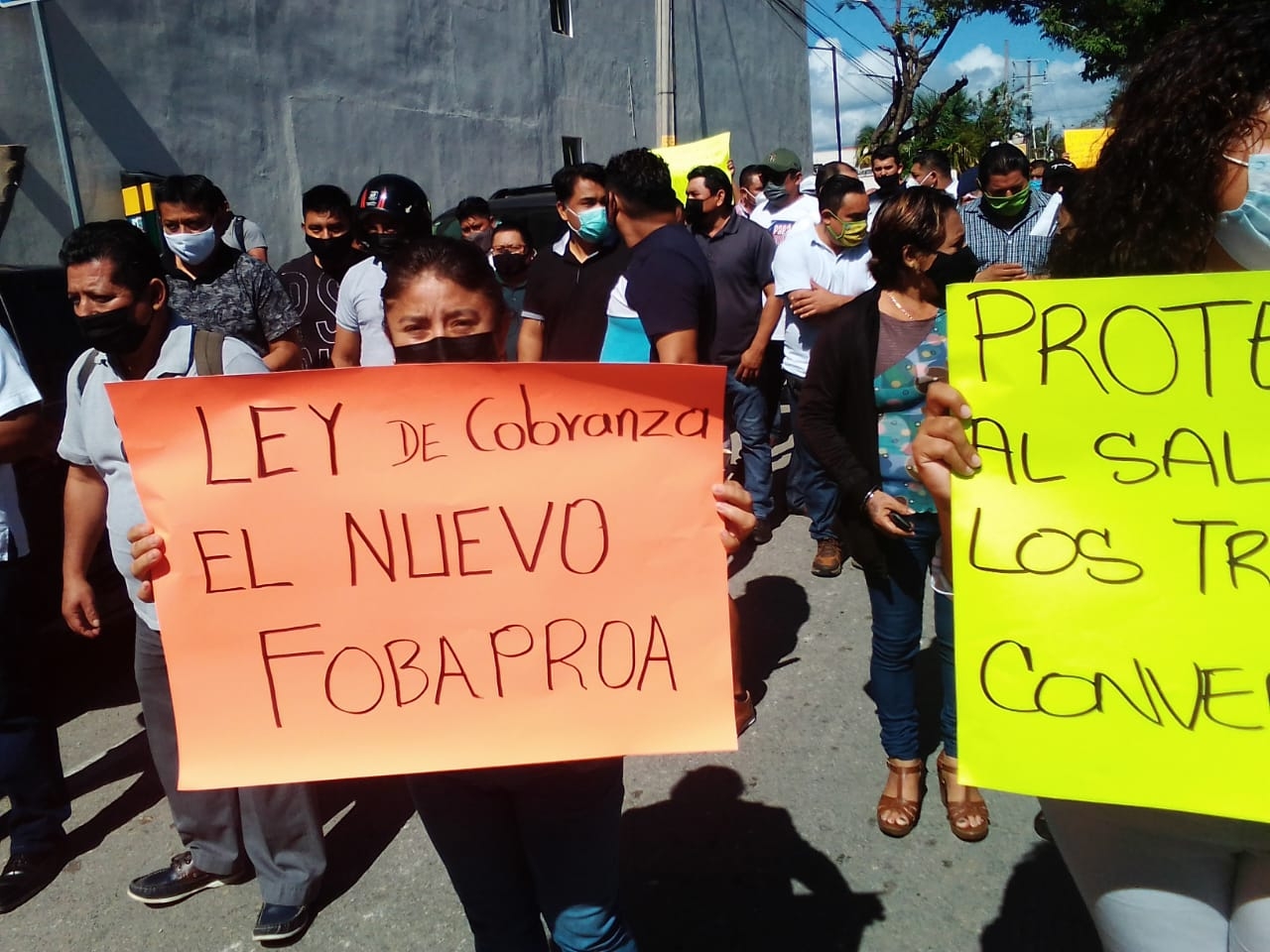 Sindicalizados de la CROC se manifiestan por nuevo cobro en Playa del Carmen