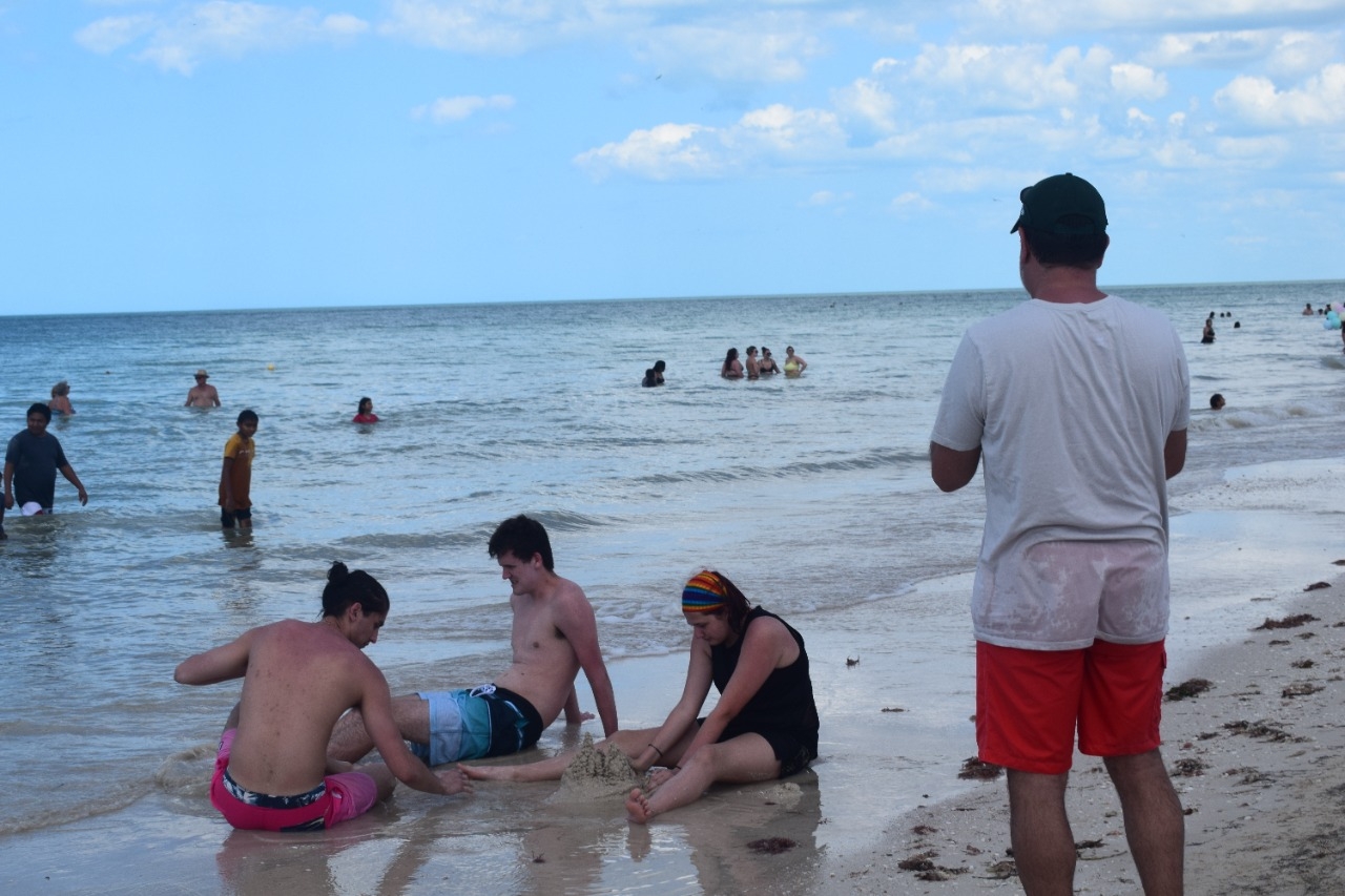 Entre música y cerveza, springbreakers disfrutaron de las playas de Progreso