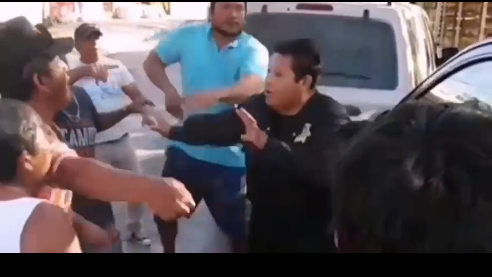 Así disparó un policía de Campeche contra personas que buscaban lincharlo: VIDEO