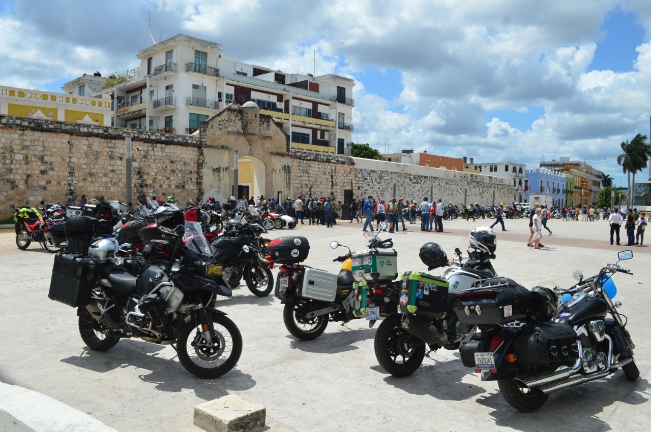 En la gira participan motociclistas de países como Estados Unidos y Francia