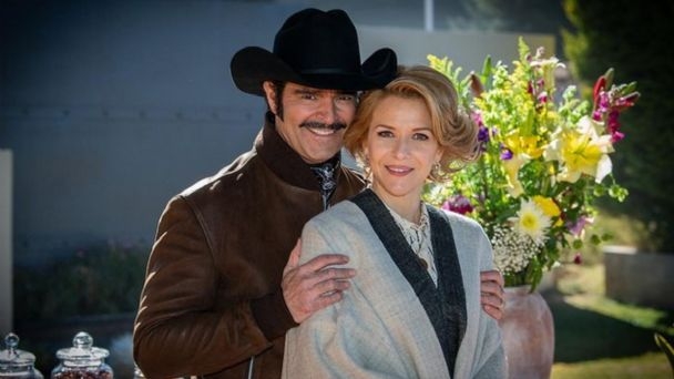 'El Último Rey': TelevisaUnivision celebra el éxito de la bioserie de Vicente Fernández