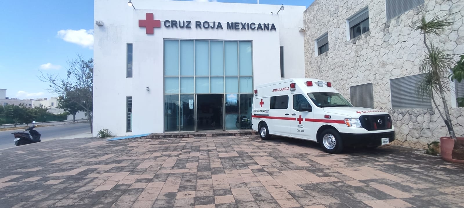 Los extrabajadores aseguran que ninguno de los paramédicos de la Cruz Roja en Playa del Carmen están certificados