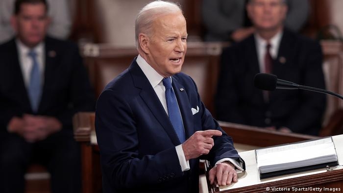 Biden advierte a Irán de que EU responderá "con fuerza" a los ataques