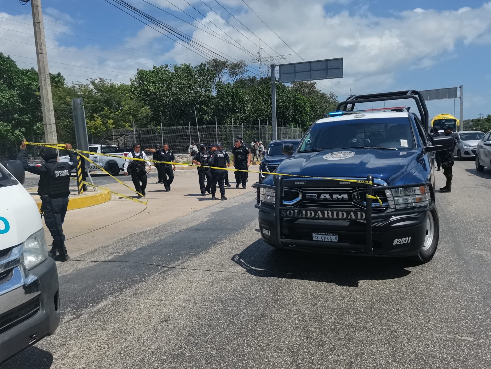 La zona frente a Bepensa en el Boulevard Playa del Carmen fue cerrada parcialmente debido al hecho delictivo