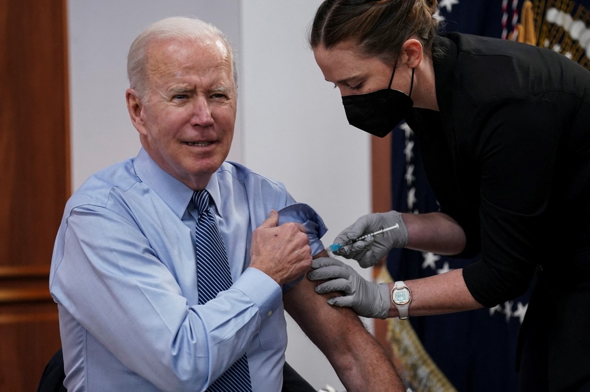 Joe Biden recibió la vacuna de refuerzo contra el COVID-19