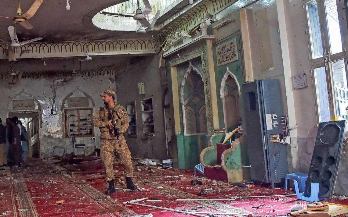 Atentado en mezquita de Pakistán deja 56 muertos y 194 lesionados