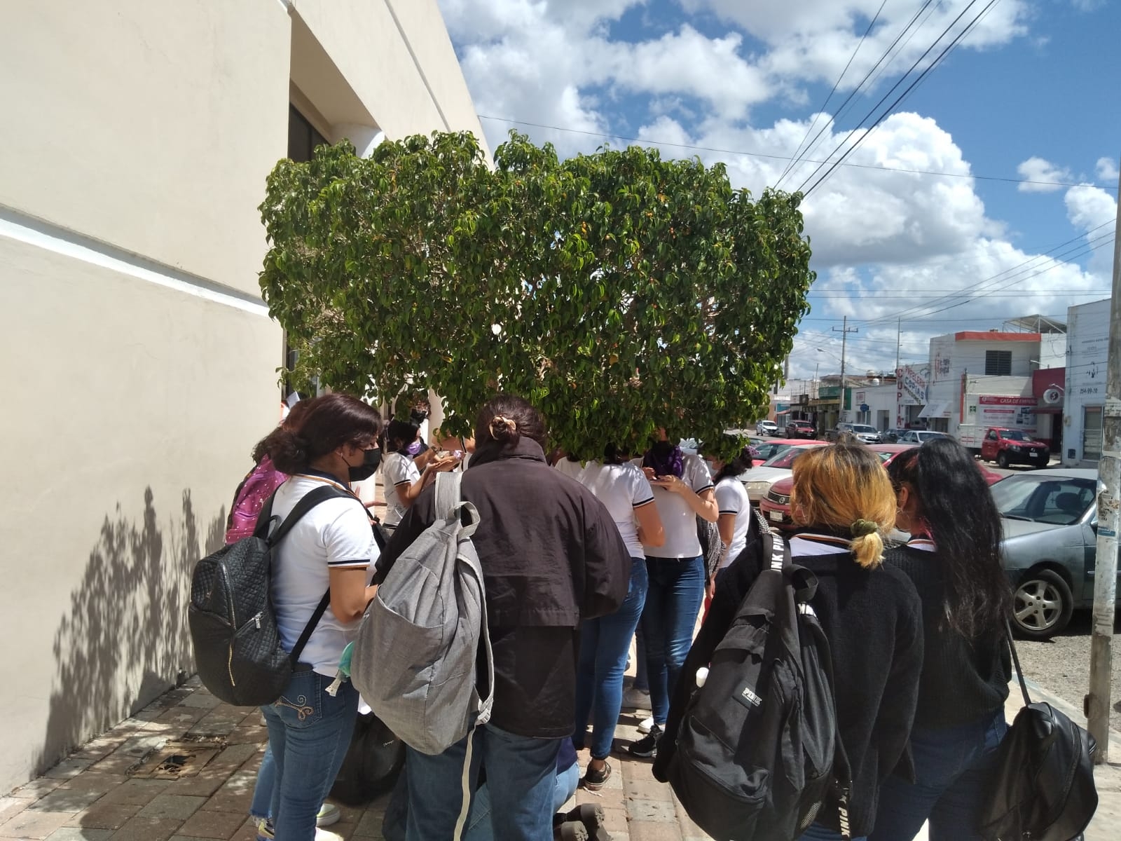 Estudiantes de la Prepa 1 exigen escuelas libres de violencia en Mérida: EN VIVO
