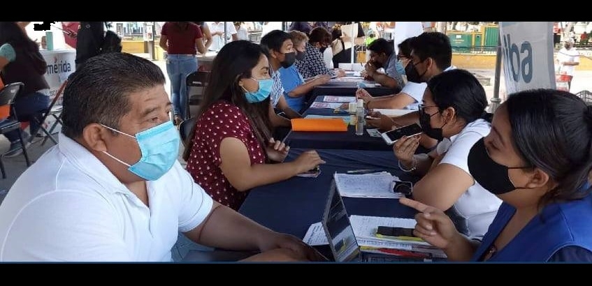 Cerca de cinco empresas se suman a "Un día para el empleo" en Mérida