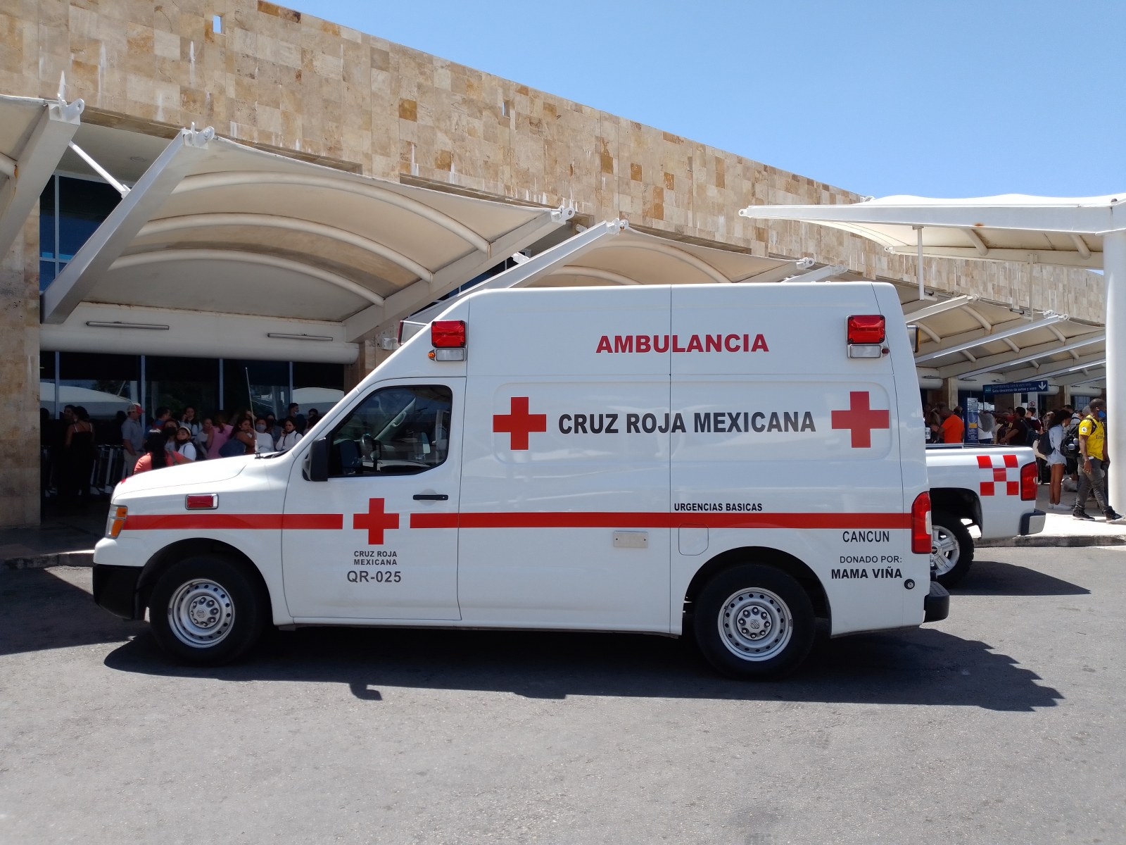 La Cruz Roja dispuso dos ambulancias y seis paramédicos de guardia por si se reporta alguna emergencia en el aeropuerto de Cancún