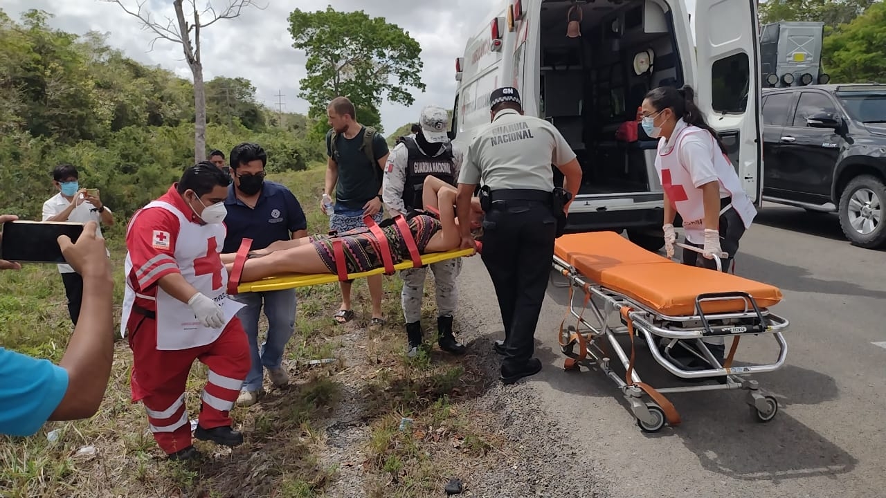 La turista checa fue trasladada al Hospital General de Carrillo Puerto debido a las lesiones sufridas en el accidente vial